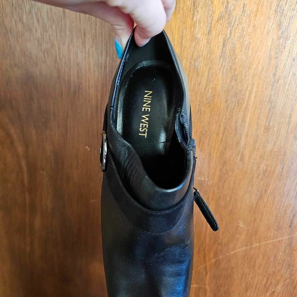 Shoes - Picture 2 of 4